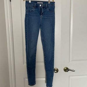 Levi’s 720 high rise super skinny medium wash size 25